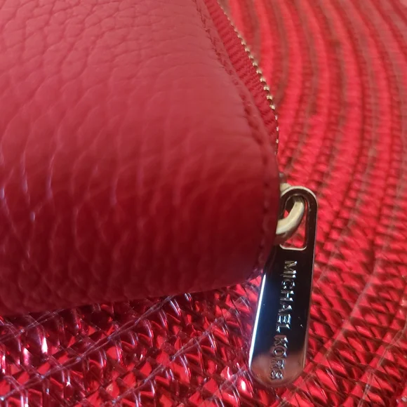 NWT Michael Kors Red Pebble Leather Wristlet LG Flat MF Phone Case Wallet - Picture 7 of 14